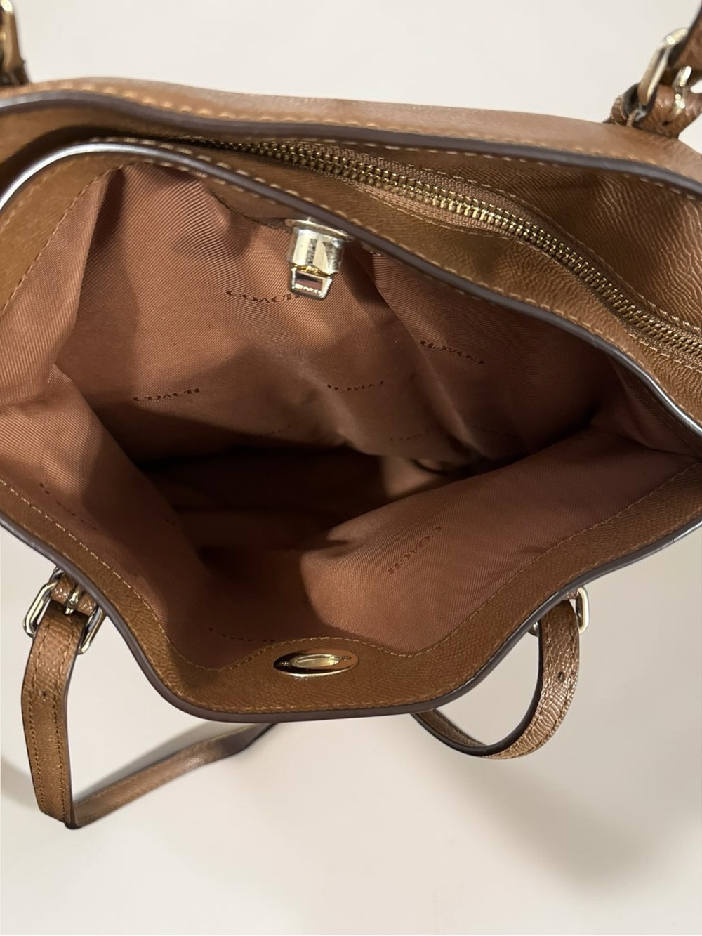 COACH Turnlock Crossgrain Leather Tote Bag Brown Carryall Dust Bag 57443 - Picture 13 of 17
